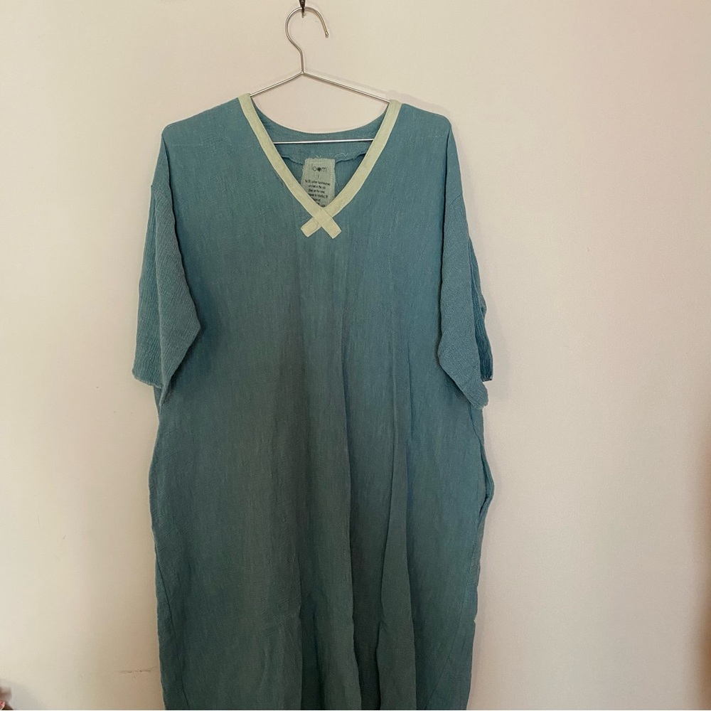 Loom hand - loomed V-neck cotton dress